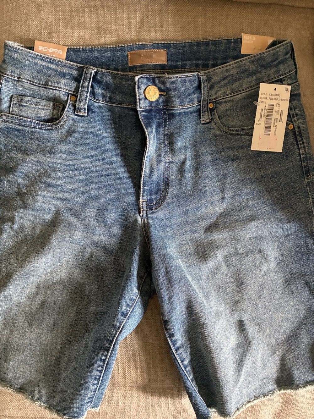 Kut from the Kloth Natalie Bermuda denim shorts NWT - Size 10